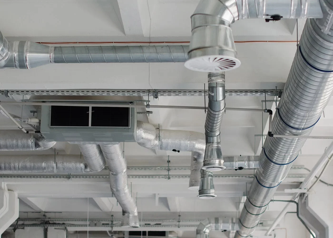 خرید داکت اسپلیت کریر 60000 اینورتر مدل 42QSM060VSP